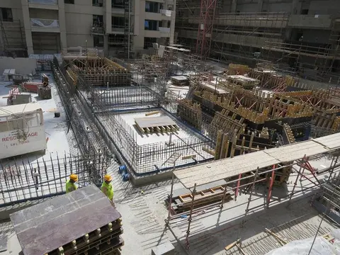 29 Burj Boulevard Tower 2, Downtown Dubai construction progress — 23 September 2012, 71.01% complete, photo 4 of 13