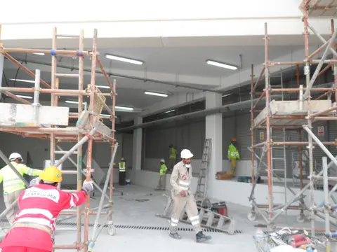 Ход строительства 29 Burj Boulevard Tower 1, Downtown Dubai — 4 февраля 2013, готовность 94,29%, снимок 7 из 12