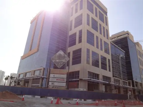 Bay Square - 09, Business Bay construction progress — 24 September 2013, 95.40% complete, photo 2 of 5
