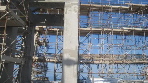 Ход строительства Cayan Tower, Dubai Marina — 17 ноября 2012, готовность 80.30%, снимок 2 из 6