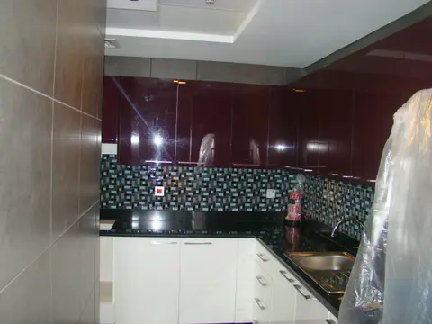 Ход строительства Cayan Tower, Dubai Marina — 28 мая 2013, готовность 100.00%, снимок 5 из 6