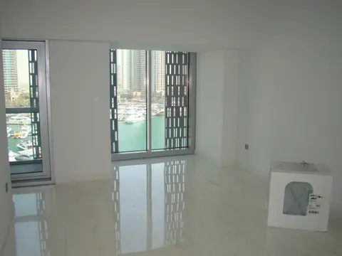 Ход строительства Cayan Tower, Dubai Marina — 28 мая 2013, готовность 100.00%, снимок 1 из 6