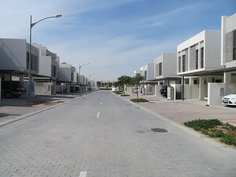 Ход строительства Damac Hills 2 Primrose, Damac Hills 2 — 10 февраля 2021, готовность 100.00%, снимок 9 из 9