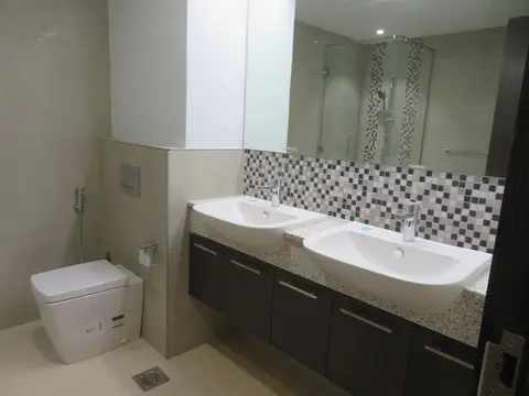 Ход строительства Bellevue Towers, Downtown Dubai — 18 марта 2021, готовность 98.76%, снимок 5 из 11