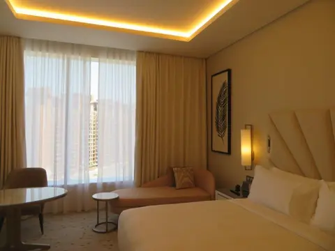 Ход строительства The Pinnacle Palm Tower, Palm Jumeirah — 24 октября 2021, готовность 97.07%, снимок 9 из 15
