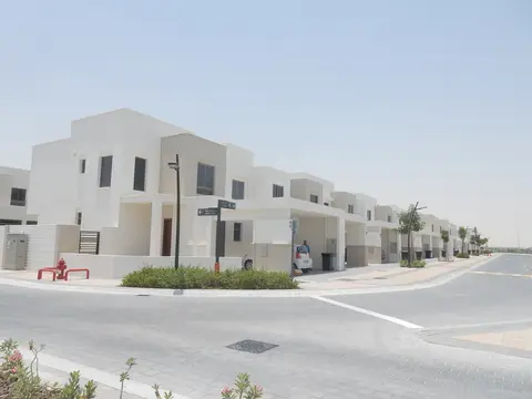 Ход строительства Town Square Hayat, Town Square — 24 июня 2018, готовность 100.00%, снимок 4 из 11