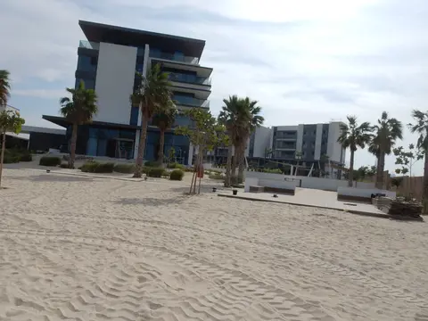 Nikki Beach Residences Dubai, Pearl Jumeirah construction progress — 20 March 2017, 94.62% complete, photo 3 of 12