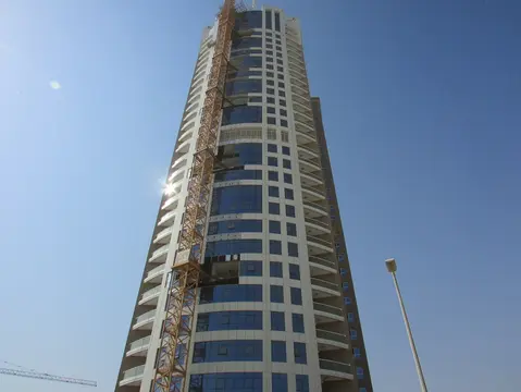Ход строительства Al Madar Siraj Tower, Arjan — 6 октября 2015, готовность 91.66%, снимок 10 из 17