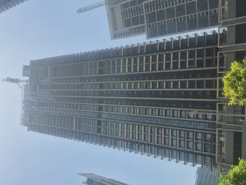 Ход строительства The St. Regis Residences, Downtown Dubai, Downtown Dubai — 2 июня 2026, готовность 76,05%, снимок 4 из 16