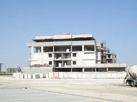 Royal Manor, Nad Al Sheba 1 construction progress — 22 August 2017, 37.29% complete, photo 8 of 9