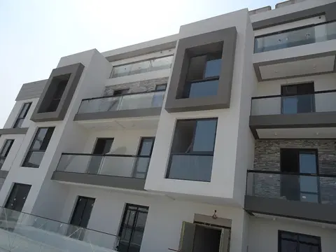 Royal Manor, Nad Al Sheba 1 construction progress — 9 September 2018, 77.81% complete, photo 2 of 11