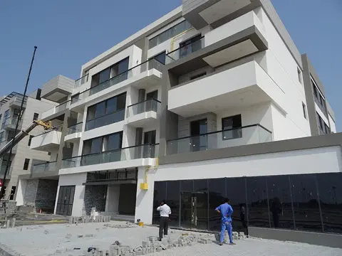Royal Manor, Nad Al Sheba 1 construction progress — 9 September 2018, 77.81% complete, photo 1 of 11