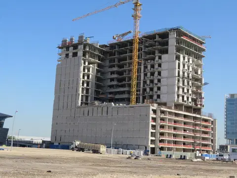 Azizi Aura Residence, Downtown Jebel Ali construction progress — 16 April 2019, 37.13% complete, photo 4 of 5