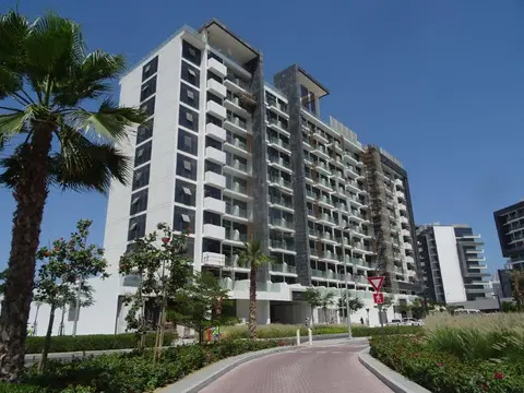 Azizi Riviera 1, Azizi Riviera construction progress — 15 May 2023, 80.52% complete, photo 10 of 10