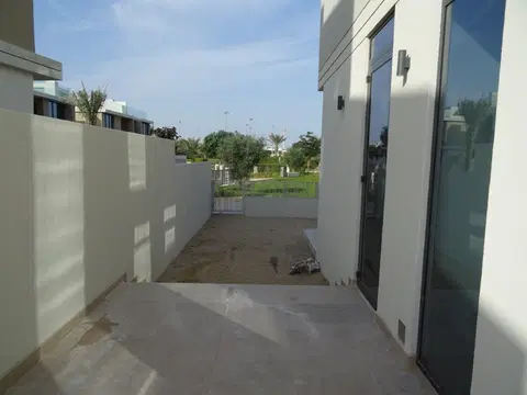 Ход строительства Club Villas At Dubai Hills, Dubai Hills Estate — 26 декабря 2021, готовность 100,00%, снимок 2 из 8