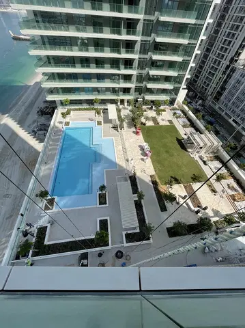 Ход строительства Beach Vista, Emaar Beachfront — 10 ноября 2021, готовность 98.33%, снимок 2 из 10