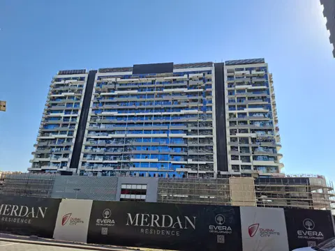 Ход строительства Azizi Grand, Sports City — 24 июня 2026, готовность 82,06%, снимок 9 из 10