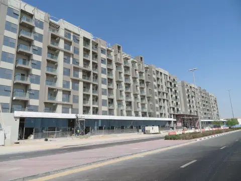 Ход строительства Lawnz, Dubai International City — 5 октября 2021, готовность 84.85%, снимок 5 из 7