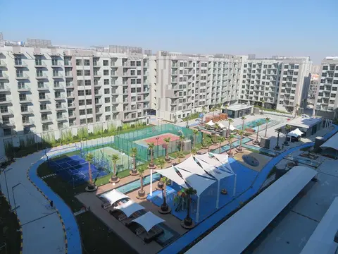 Ход строительства Lawnz, Dubai International City — 12 января 2022, готовность 95.26%, снимок 12 из 19