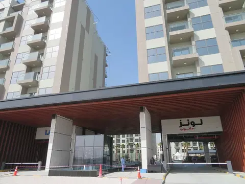 Ход строительства Lawnz, Dubai International City — 1 февраля 2022, готовность 100.00%, снимок 4 из 10