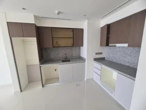 Ход строительства Grand Bleu Tower, Emaar Beachfront — 12 июня 2024, готовность 100,00%, снимок 10 из 11