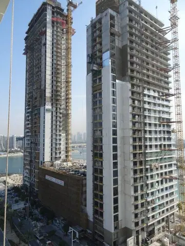 Palace Beach Residence, Emaar Beachfront construction progress — 25 December 2023, 53.14% complete, photo 4 of 9
