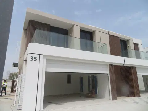 Ход строительства Mohammed Bin Rashid Al Maktoum City District One Phase III A Villas, Meydan One — 18 июля 2023, готовность 80.60%, снимок 1 из 10