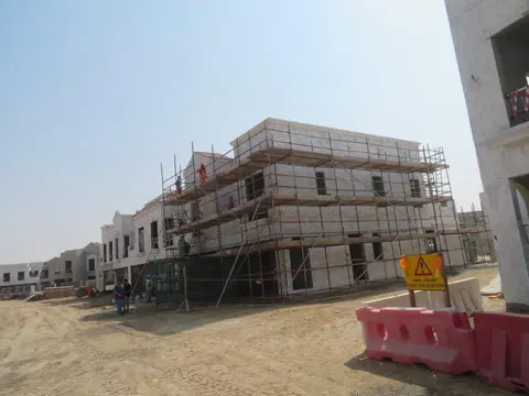 Ход строительства Jasmine Lane, Jumeirah Golf Estates — 31 августа 2023, готовность 70.19%, снимок 2 из 4