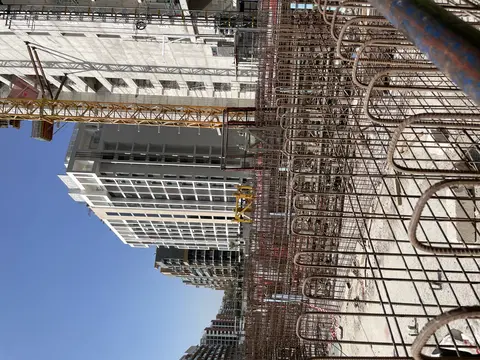 Ход строительства Azizi Riviera Beachfront, Meydan — 10 декабря 2024, готовность 45.58%, снимок 2 из 5