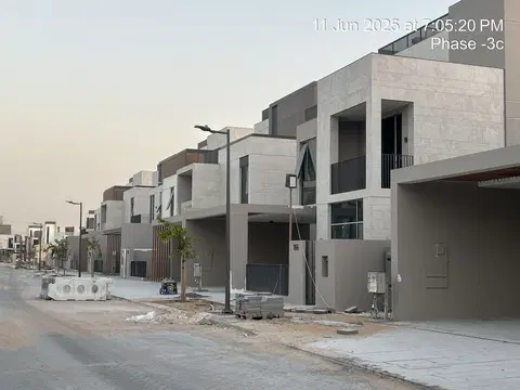 Ход строительства Arabian Ranches Lll - Elie Saab Ll, Arabian Ranches 3 — 30 июня 2025, готовность 98.77%, снимок 1 из 9
