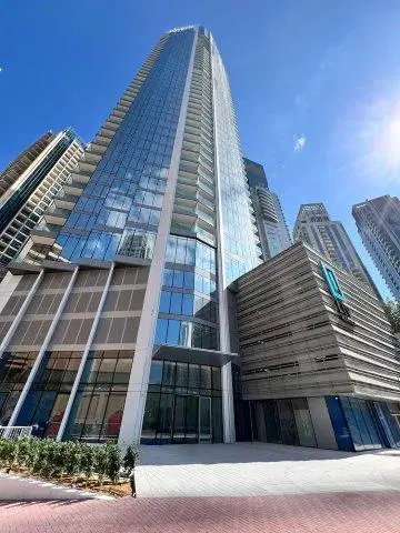 Ход строительства LIV Marina Tower, Dubai Marina — 17 апреля 2025, готовность 100,00%, снимок 3 из 10