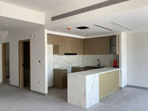 La Violeta 2, Villanova construction progress — 2 May 2025, 97.18% complete, photo 1 of 11