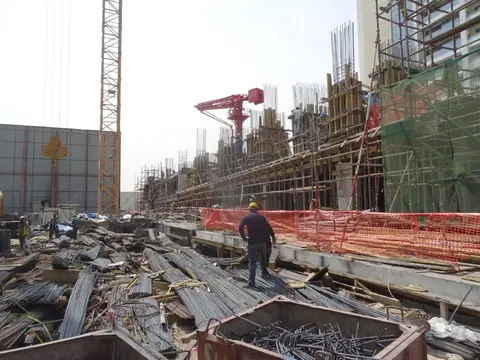 Binghatti Creek, Healthcare City Phase 2 construction progress — 15 April 2022, 15.30% complete, photo 6 of 6