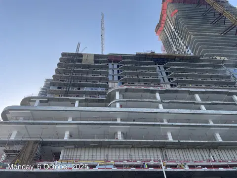 Address Residences The Bay, Emaar Beachfront construction progress — 4 December 2025, 49.31% complete, photo 2 of 8