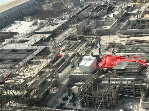 Orla by Omniyat Dorchester Collection, The Palm Crescent construction progress — 5 February 2026, 48.00% complete, photo 1 of 10