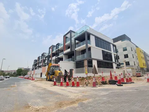 La Perla Homes 10, Jumeirah Village Circle construction progress — 25 July 2024, 100.00% complete, photo 5 of 11