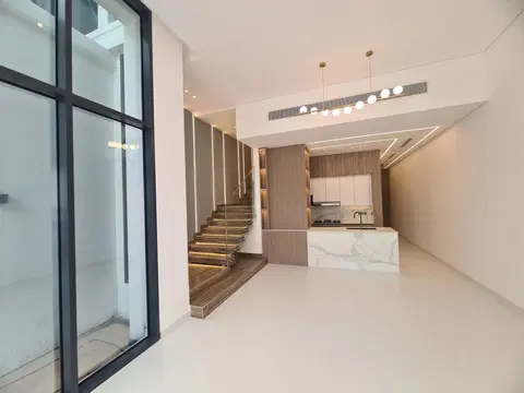 La Perla Homes 10, Jumeirah Village Circle construction progress — 25 July 2024, 100.00% complete, photo 1 of 11
