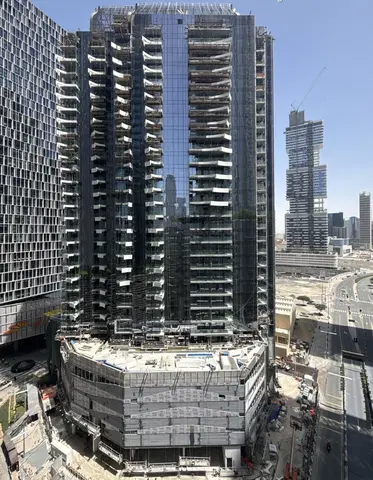 Ход строительства Elegance Tower, Downtown Dubai — 12 апреля 2026, готовность 86,23%, снимок 8 из 11