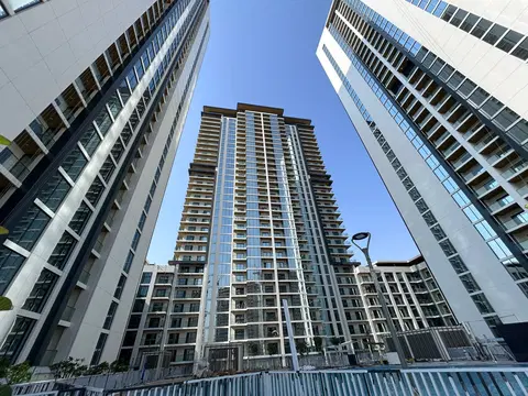 Ход строительства Crest Grande, Sobha Hartland — 21 октября 2025, готовность 94.73%, снимок 8 из 10