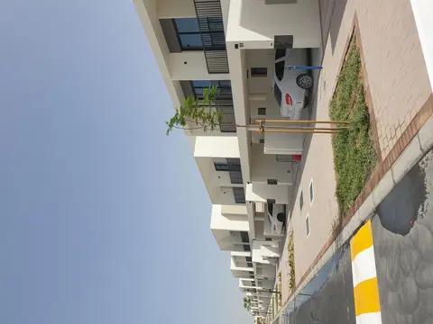 Maha Townhouses, Town Square construction progress — 9 May 2025, 100.00% complete, photo 3 of 6