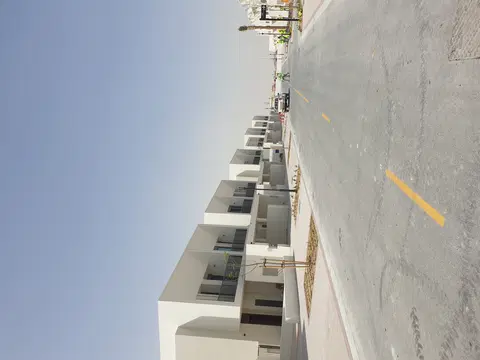 Maha Townhouses, Town Square construction progress — 9 May 2025, 100.00% complete, photo 2 of 6