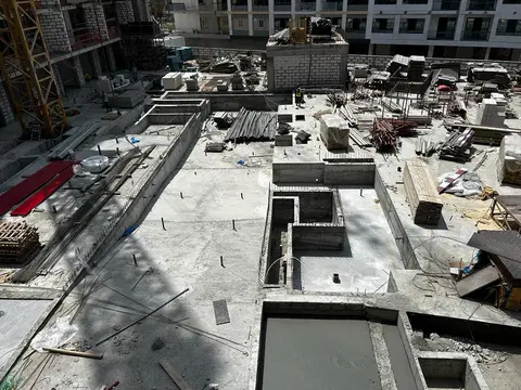Beverly Boulevard, Arjan construction progress — 16 August 2023, 51.08% complete, photo 2 of 7
