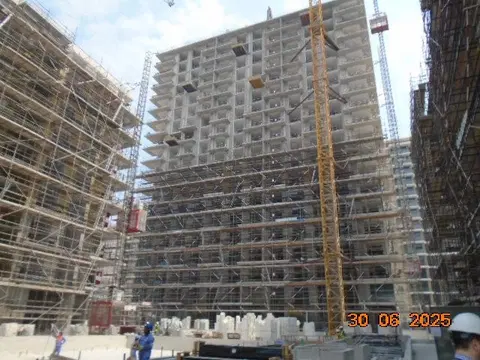 Seascape, Rashid Yachts & Marina construction progress — 30 June 2025, 49.78% complete, photo 2 of 3