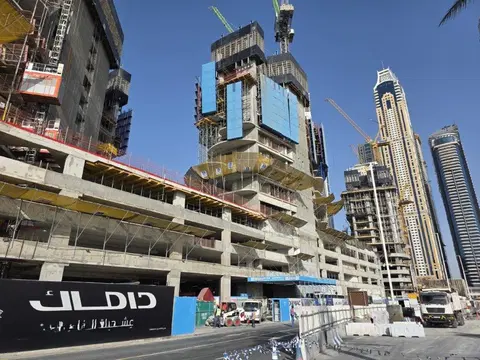Damac Bay, Dubai Marina construction progress — 17 April 2026, 28.85% complete, photo 6 of 8