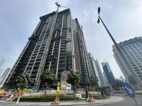Ход строительства The Edge Business Bay, Business Bay — 5 декабря 2025, готовность 77.02%, снимок 2 из 14