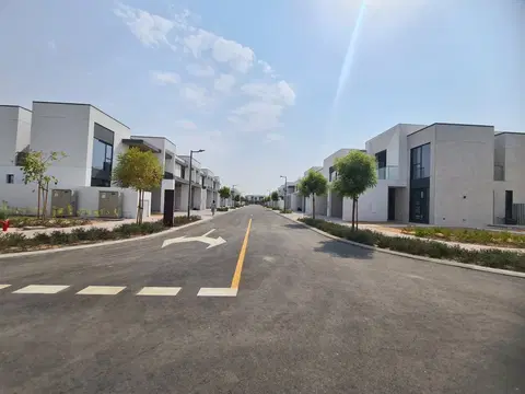 Ход строительства Arabian Ranches Lll - May, Arabian Ranches 3 — 10 августа 2026, готовность 100,00%, снимок 12 из 17