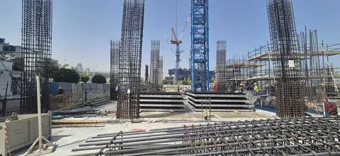Ход строительства Seapoint, Emaar Beachfront — 23 мая 2025, готовность 9.82%, снимок 2 из 3
