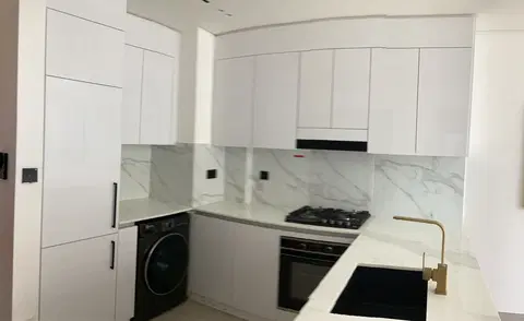 Binghatti Amber, Jumeirah Village Circle construction progress — 5 February 2025, 100.00% complete, photo 2 of 15