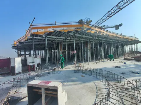 SLS Residences The Palm, The Palm Crescent construction progress — 4 November 2025, 37.98% complete, photo 4 of 11
