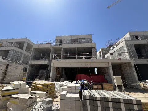 Ход строительства The Waterside Villas By Ellington, Majan — 9 июня 2026, готовность 31,74%, снимок 1 из 8